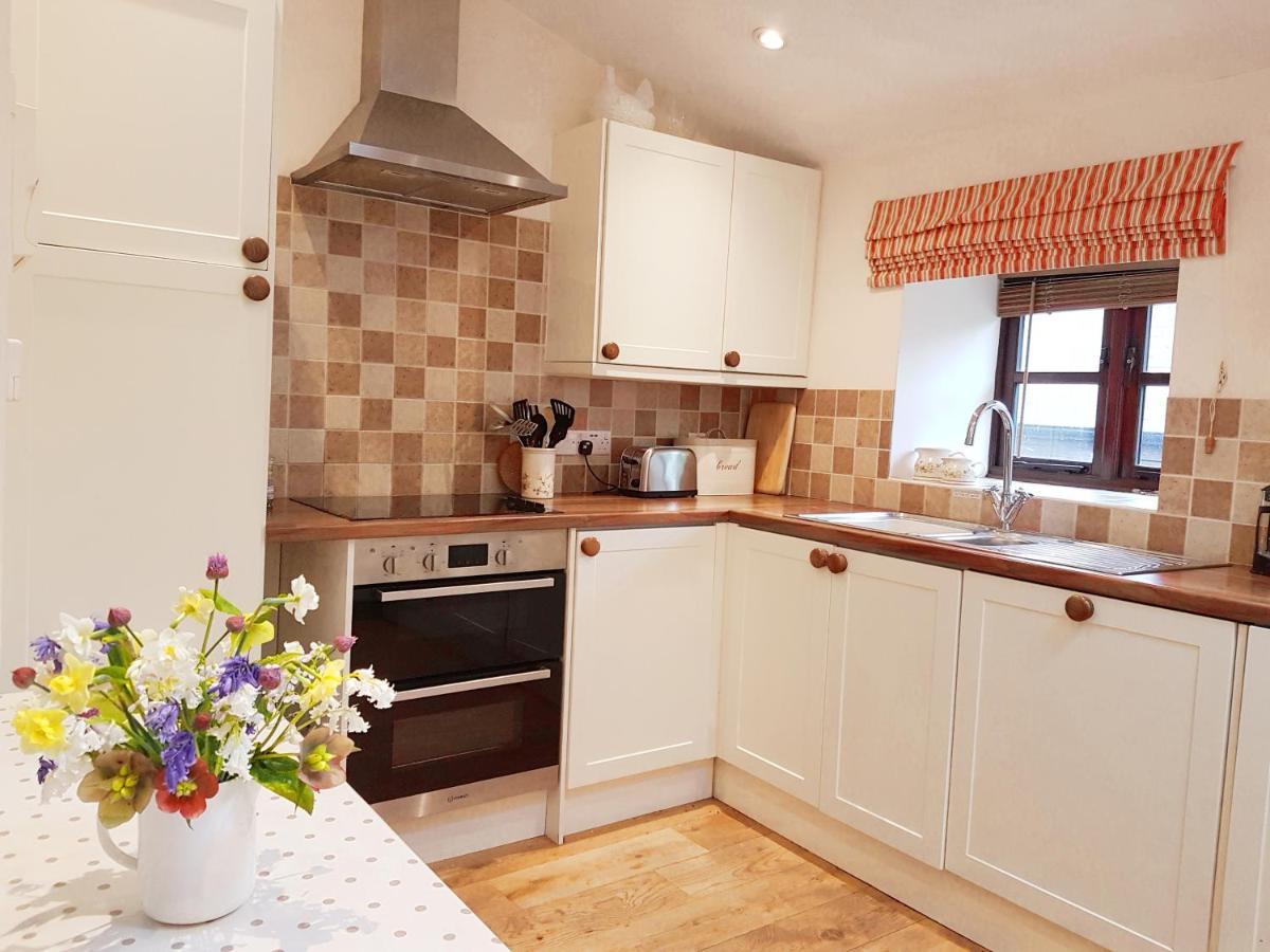River Cottage@Cwm Mill - Riverside Family Holidays In The Black Mountains Hereford Exterior foto